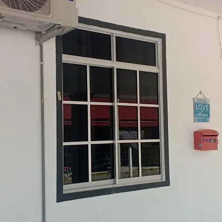 Rossy Homestay Kuah Exterior photo
