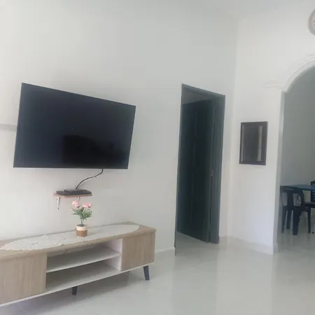 Rossy Homestay Kuah Exterior photo