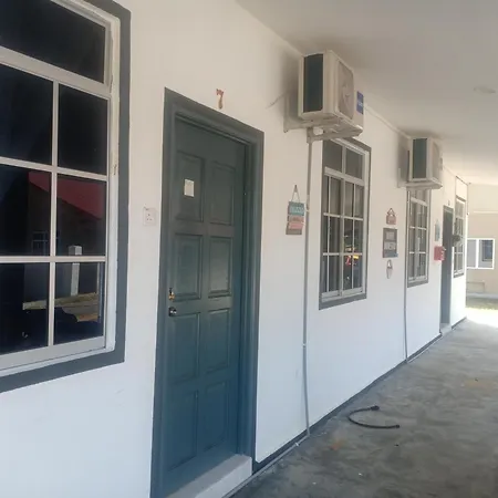 Rossy Homestay Kuah Exterior photo
